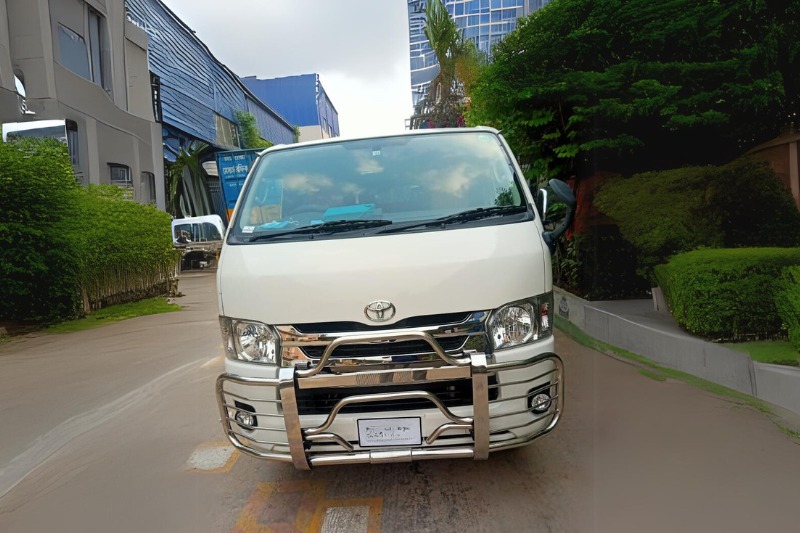 Deluxe Hiace